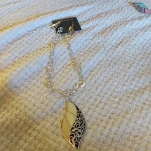 Necklace and earring set